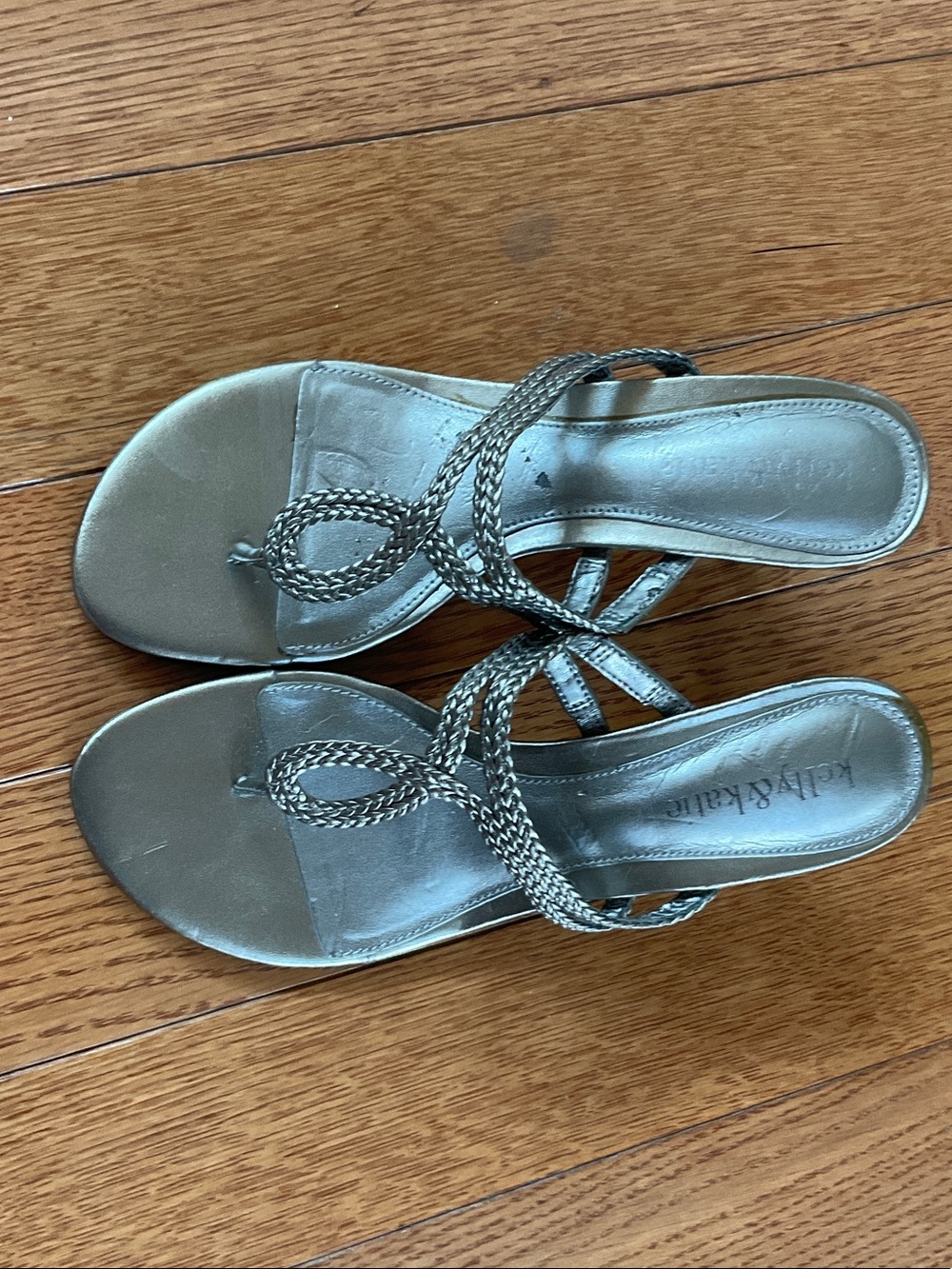 Kelly & Katie Silver Braided Thong Slide Sandals NWOB Sz 6